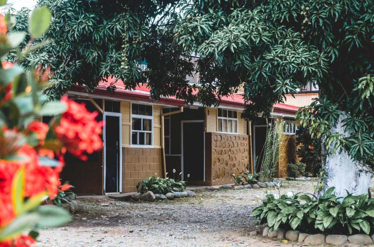 Cabinas El Prado San Isidro De El General ภายนอก รูปภาพ