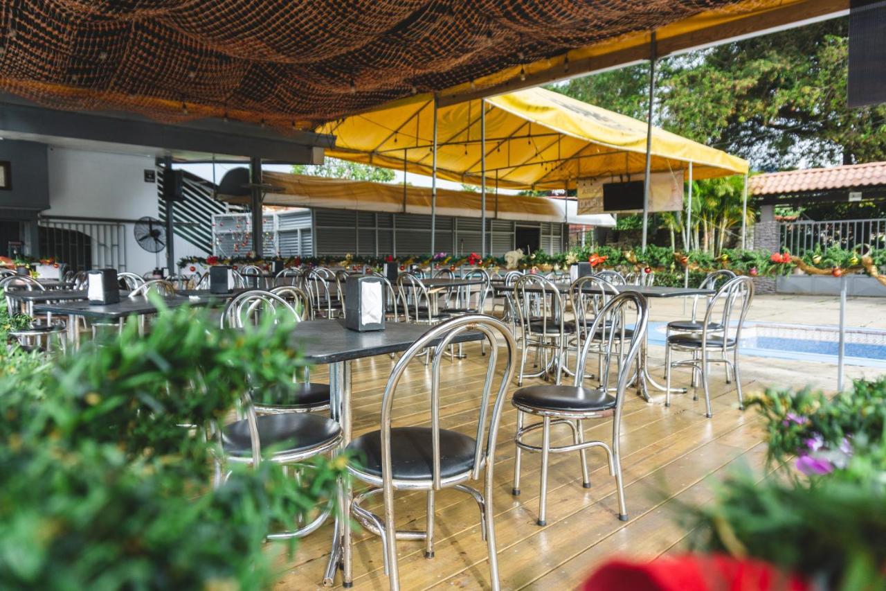 Cabinas El Prado San Isidro De El General ภายนอก รูปภาพ