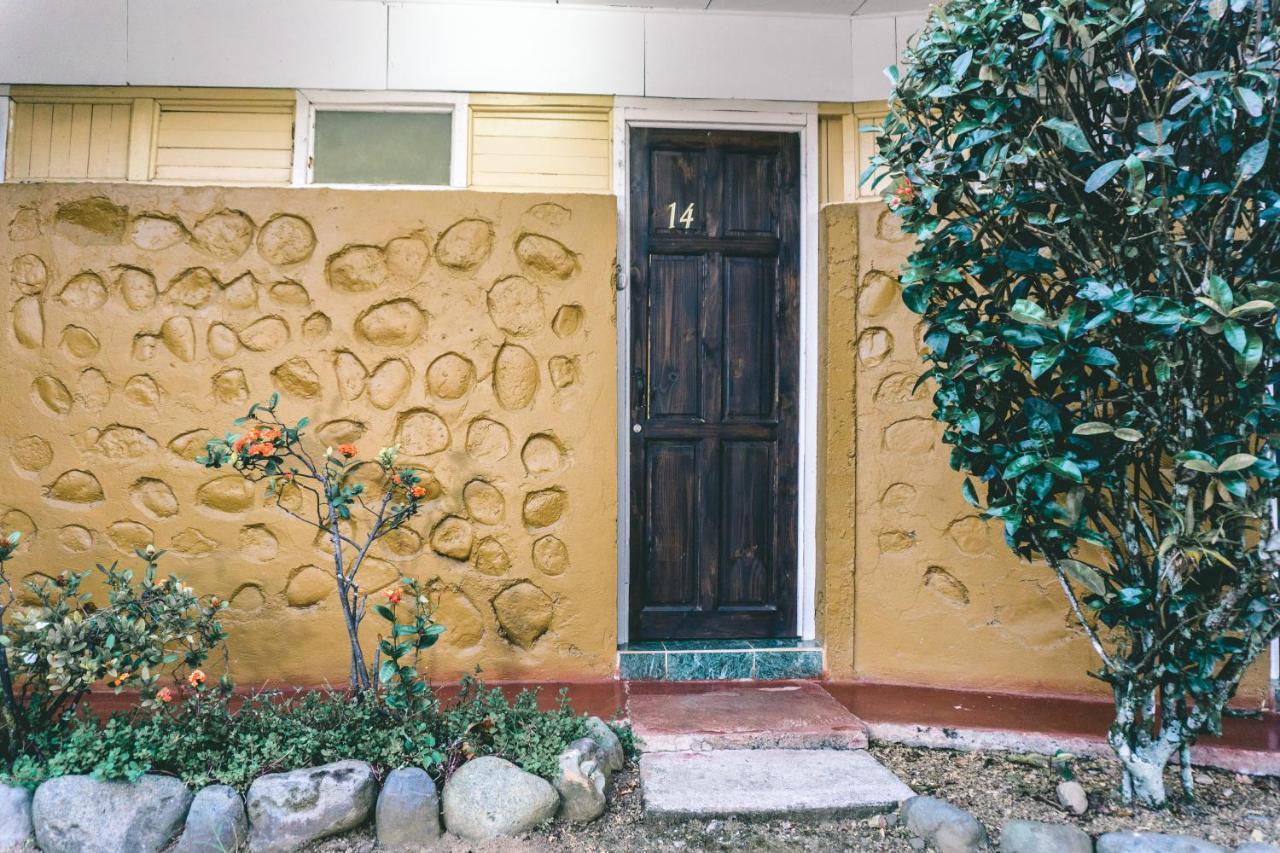 Cabinas El Prado San Isidro De El General ภายนอก รูปภาพ